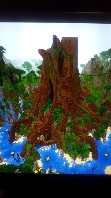 Large Custom Tree Minecraft, Minecraft Huge Tree, Minecraft Tree Base, Big Minecraft Tree, Minecraft Big Tree Design, Minecraft Giant Builds, Minecraft Tree Stump, Huge Minecraft Builds, Giant Tree Minecraft