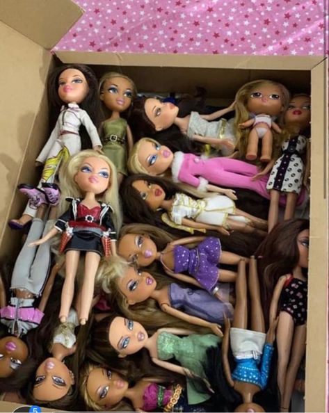 Bratz Dolls Old Bratz Dolls, 2000s Nostalgia, Childhood Nostalgia, Bratz Doll, Safe Space, Monster High, Season 1, Movies And Tv Shows, Doll House