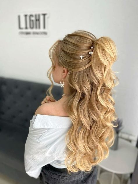 Prom Ponytail Hairstyles, Cute Prom Hairstyles, Pony Hairstyles, Hairstyles For Prom, Prom Pony Tail, Ponytail Hairstyle, Simple Prom Hair, Curly Bob Hairstyles, Low Ponytail