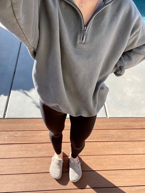 Aritzia Sweatshirt Outfit, Birkenstock Boston And Leggings, Boston Clogs And Leggings, Bostons And Leggings, Cozy Outfit Leggings, Grey Fleece Outfit, Shearling Boston Birkenstock Outfit, Leggings And Birks Outfit, Lululemon Quarter Zip