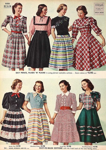 Eight charmingly lovely, youthful dress styles from 1948....you can see the full skirts of the fifties coming on... Lana Lobell, Forties Fashion, Fashion 1940s, 20th Century Fashion, Look Retro, 40s Fashion, 1940s Fashion, Moda Vintage, 50s Fashion