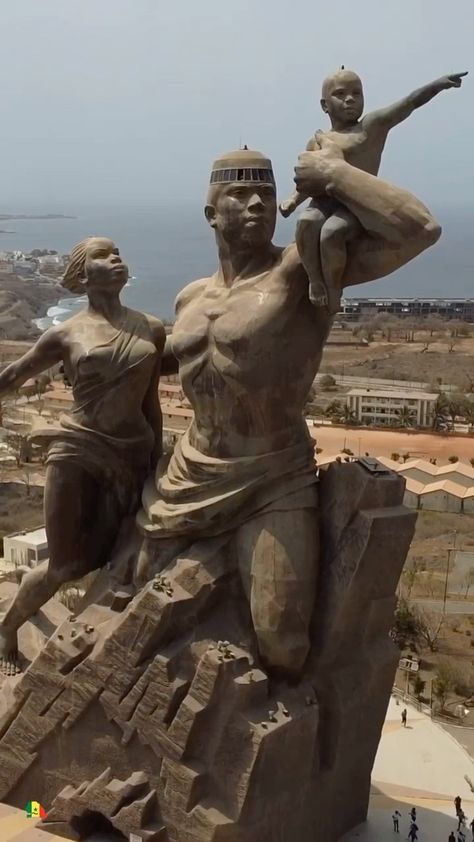 ∆del〽️🟤 Jackson on Instagram: “♾ @moyoafrika 🗣 This is the African Renaissance Monument, it is the tallest statue in Africa: 52 m (171 ft)Completed in 2010, the sculpture…” Senegal Travel, Surrealism Sculpture, Human Oddities, African House, African Dance, Sculpture Art Clay, African Sculptures, Artist Aesthetic, Black Love Art