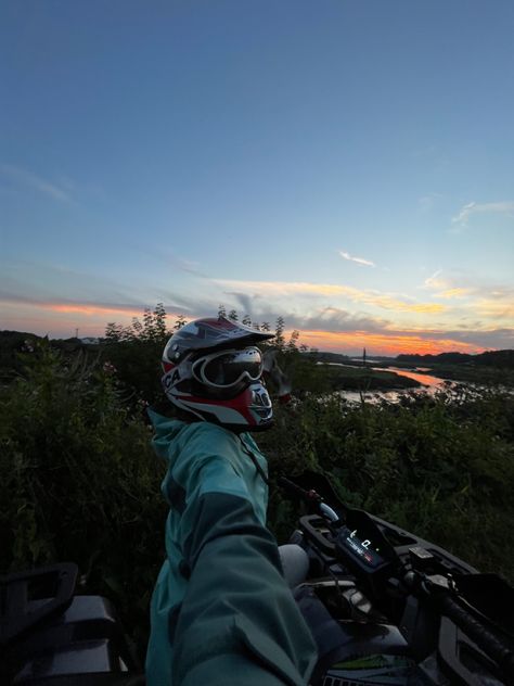 Unique Beach House, Biking Aesthetic, Mtb Girl, Sunset Pretty, Mountain Aesthetic, Four Wheeling, Goals Life, Bike Aesthetic, Atv Riding