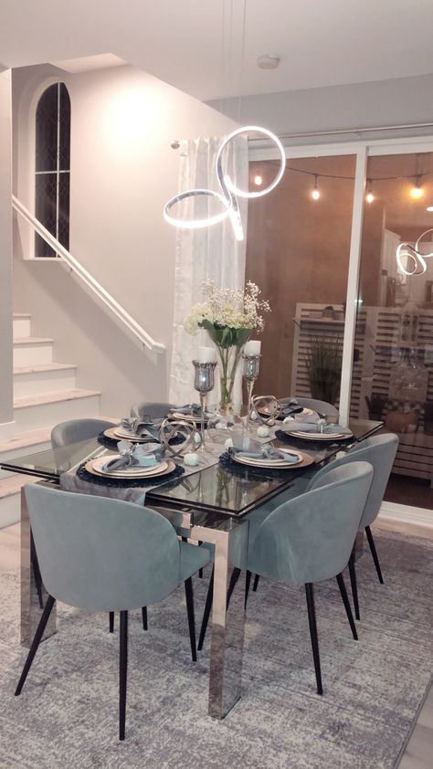 Chairs With Glass Dining Table, Glass Dining Table Aesthetic, Black Glass Table Dining, Round Glass Dinner Table, Clear Dining Table Decor, Glass Dining Room Table Decor Rectangle, Glass Dining Table Decor Rectangular, Glass Dinner Table, Clear Dining Table