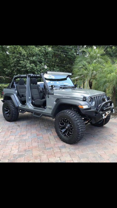 Jeep Wrangler Sting Gray, Jeep Wrangler Blacked Out, Decked Out Jeep Wrangler, Jeep Wrangler Exterior Ideas, Sting Gray Jeep Wrangler, Jeep Wrangler Modified, Gray Jeep Wrangler, Grey Jeep Wrangler, Cool Jeeps Wrangler