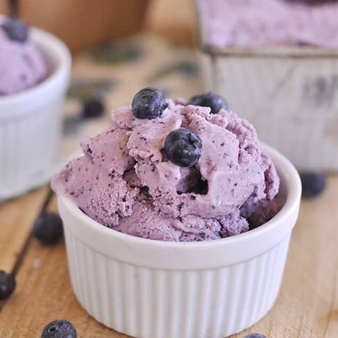 Blueberry Ice Cream Recipe, Keto Friendly Ice Cream, Blueberry Ice Cream, Low Carb Ice Cream, Ice Cream Maker Recipes, Keto Ice Cream, Best Ice Cream, Low Carb Recipes Dessert, Low Carb Meals Easy