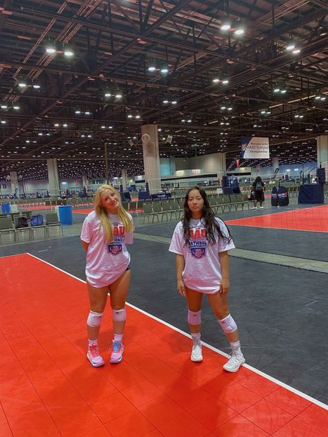 Beach Volleyball Tournament, Club Volleyball Tournaments, Volleyball Tournament Aesthetic, Club Volleyball Aesthetic, Aau Volleyball, Volleyball Fits, Travel Volleyball, Cute Volleyball Outfits, Volleyball Vibes