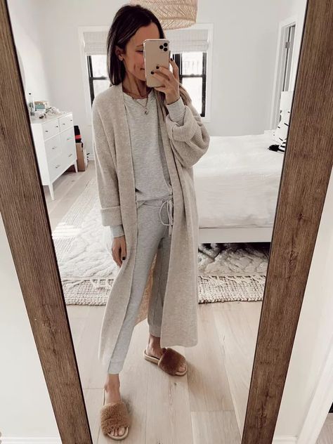 Ribbed Knit Lounge Set, Neutral Loungewear Aesthetic, Cozy Winter Loungewear, Neutral Comfy Outfit, Women’s Loungewear, Elevated Loungewear Outfits, Spa Outfit Day Clothes, Cozy Mom Outfits, Comfy But Stylish Outfits