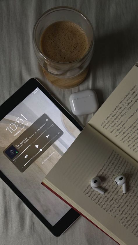 Ipad Aesthetic Instagram Story, Ipad And Coffee Aesthetic, Ipad And Airpods Aesthetic, E Books Aesthetic, Coffee Ipad Aesthetic, Airpods Story Instagram, Ipad Photo Aesthetic, Book With Coffee Aesthetic, Coffee With Book Aesthetic