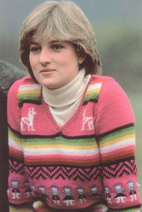 Princess Diana Young, Diana Haircut, Diana Hair, Princess Diana Hair, Royal Films, French Twist Updo, Princesa Real, Princess Diana Pictures, Princes Diana