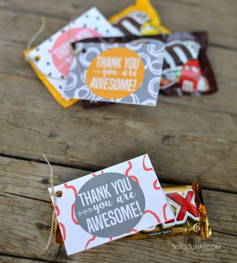 I love these printable thank you tags. Perfect to go with any little or big gift, especially with chocolate :) Engravable Gifts, Thanksgiving Goodies, Thank You Tag Printable, Small Thank You Gift, Free Printable Crafts, Big Gift, Teacher Gift Tags, Volunteer Gifts, Free Printable Tags