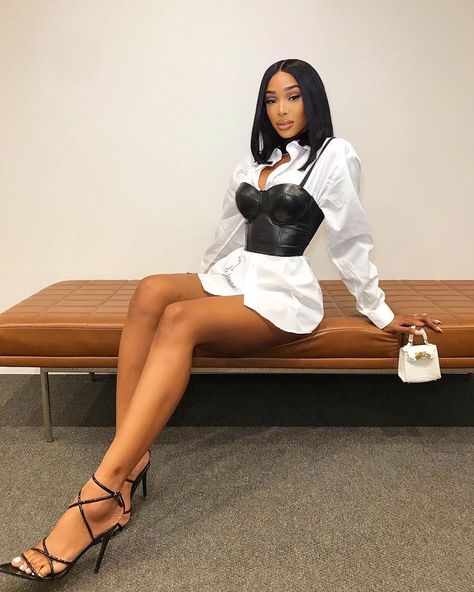 Image may contain: one or more people, people sitting, shoes and indoor Fest Outfits, Corset Outfit, Cute Birthday Outfits, Boujee Outfits, Streetwear Mode, Modieuze Outfits, Looks Chic, White Shirt Dress, Mode Inspo