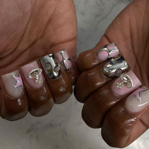 PHILLY NAIL TECH (@getpolishe.d) • Instagram photos and videos Short Junk Nail Designs, Nails Duck, Poppin Nails, Junk Nails, Nails Trend, Hard Nails, Duck Nails, Pink Chrome, Nail Art At Home