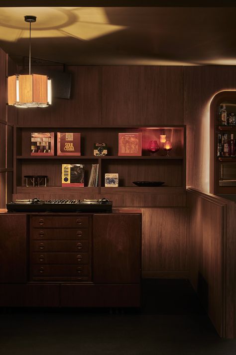 Studio Amaro by Bergman and Co | Australian Interior Design Awards Apartment Bar, 70s Interior Design, Japanese Bar, Bar Design Awards, Home Bar Design, Australian Interior Design, Interior Design Awards, Bars And Clubs, Italian Dining