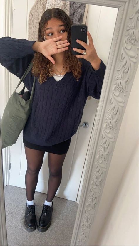 Outfits College Summer, Summer Outfits College, College Summer Outfit, Summer Outfits Classy, Fall Sweater Outfits, 6th Form Outfits, Curvy Summer Outfits, Sixth Form Outfits, Summer Outfits Curvy