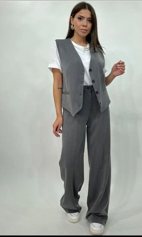 Grey Gilet Outfit, Grey Waistcoat Outfit Women, Grey Vest Outfit Women, Grey Vest Outfit, Gilet Outfit Women, Waistcoat Outfit Women, Suit Vest Outfits, Vest Outfit Women, Grey Suit Vest