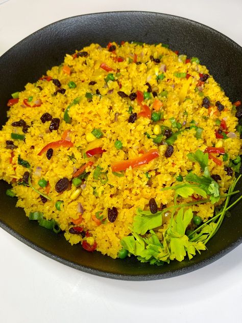 Caribbean Raisin Rice – Foodie Not a Chef | Afrocaribbean Food Blog Raisin Rice Recipe, Rice And Raisins Recipe, Savoury Rice Recipe, Raisin Rice, Sweet Rice Recipe, Caribbean Rice, Savoury Rice, Caribbean Dishes, Rice Dishes Recipes