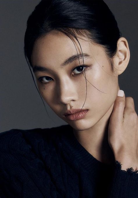 Jung Ho Yeon - Musinsa Standard Korea 2021 Headshot Poses, 얼굴 드로잉, Model Inspo, Female Portraits, Model Poses, Korean Beauty, Makeup Inspo, Belle Photo, Fashion Makeup