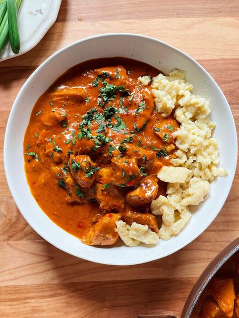 Chicken Paprikash, Paprika Sauce, Comfort Food Chicken, Hungarian Recipes, Chicken Dinner Recipes, Dinner Time, Chicken Dinner, Chicken Dishes, Aesthetic Food