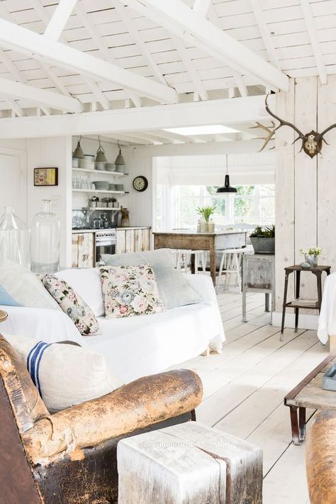 Rustic Cottage Living Room, Salons Cottage, Coastal Cottage Living Room, Cottage Style Living Room, Cottage Living Room, Open Family Room, Big Trees, Knotty Pine, Cottage Living Rooms