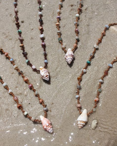 More FIESTAS please 🎉 Website update coming soon ✨ subscribe to my email list to be notified BEFORE new items get added. • #handmadejewelry #macramejewelry #seashelljewelry #seashelladdict #shellart #beachstyle #beachyboho #bohemian #summerstyle #beachvacay #summeraccessories Chokers Aesthetic, Shell Beaded Necklace, Wind Chimes Craft, Beachy Boho, Seashell Jewelry, Seashell Crafts, Cute Diys, Micro Macrame, Macrame Jewelry