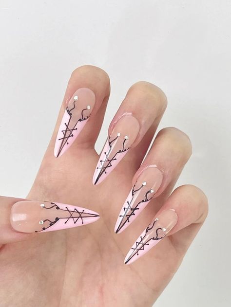 Corset Nails, Hand Painted Nail Art, Girls Nail Designs, Lace Nail Art, Witchy Nails, Sharp Nails, Lace Nails, Goth Nails, Corset Fashion