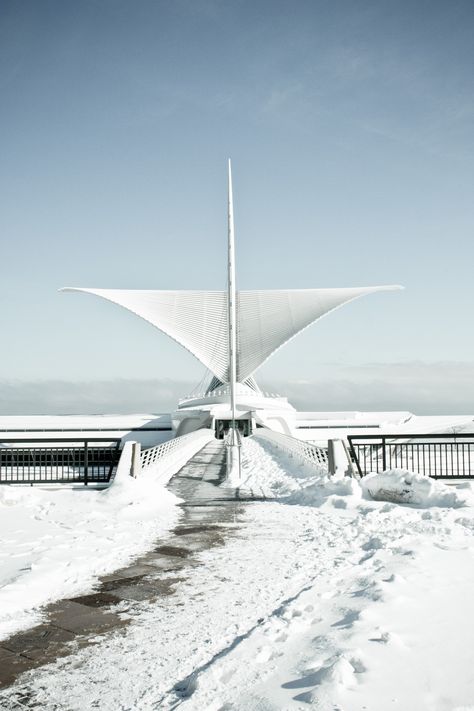 Milwaukee Skyline, Flying Man, Winter Date Ideas, Milwaukee City, Life After College, Polaroid Picture, Milwaukee Art, Milwaukee Art Museum, Santiago Calatrava