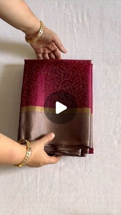 Simple Blouse Designs For Silk Saree, Silk Saree Kurti Designs, Simple Blouse Designs For Saree, Simple Silk Saree, Simple Saree Blouse Designs, Gold Silk Saree, Emerald Ring Design, Indigo Saree, Silk Kurti Designs