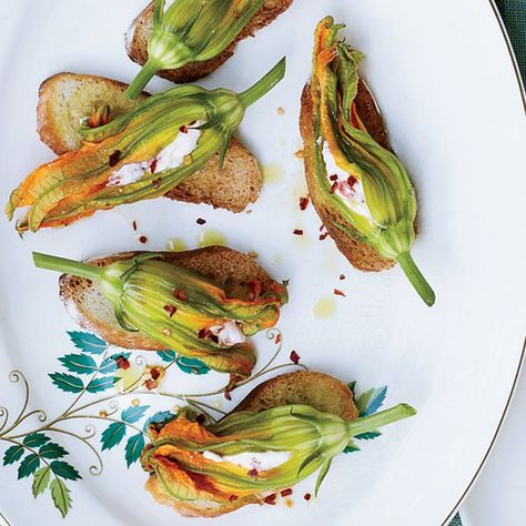 10 Ways to Cook with Squash Blossoms Squash Blossom Recipe, Fried Squash Blossoms, Grilled Squash, Zucchini Flowers, Zucchini Blossoms, Squash Blossoms, Ricotta Recipes, Quick Appetizers, Pimento Cheese