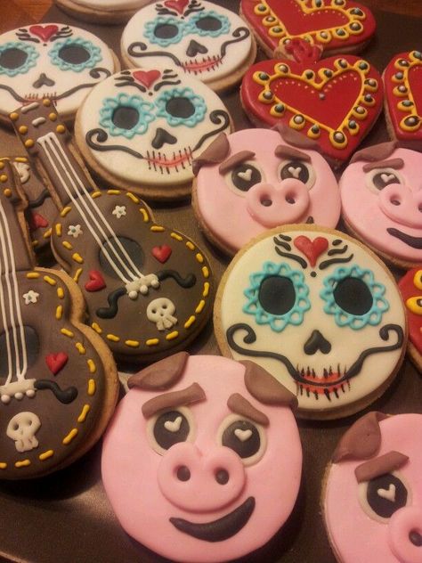 Mexican Dessert Table, Book Of Life Movie, Day Of The Dead Party, Hallowen Ideas, Mexican Party Theme, Quinceanera Themes, Cute Baking, Birthday Book, Mexican Party