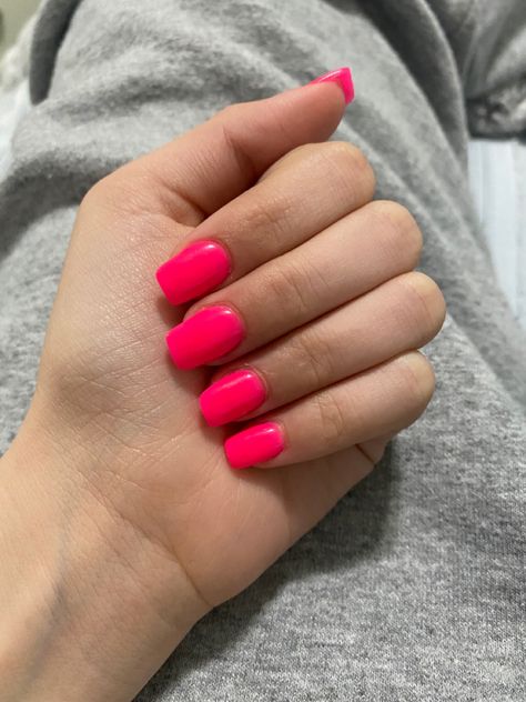 Neon Dip Powder Nails, Natural Nails Manicure, Neon Pink Nails, Spring Break Nails, Solid Color Nails, May Nails, Sassy Nails, Hot Pink Nails, Broken Nails