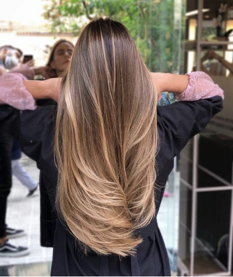 Blonde Balayage On Brunette, Pretty Haircuts, October Hair, Highlights Brown Hair Balayage, Rambut Brunette, Highlights Curly Hair, Brown Hair Looks, Fashion 2000s, Brown Hair Inspo