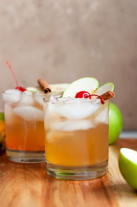 Bourbon Apple Cider Cocktail - Erin Lives Whole Bourbon And Ginger Beer, Watermelon Kombucha, Apple Cider Bourbon, Ginger Ale Cocktail, Cocktail Cherries, Bourbon Cider, Bourbon Apple Cider, Ginger Beer Cocktail, Cider Cocktail