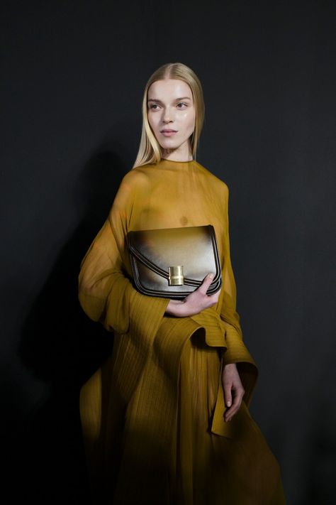 Backstage at Ferragamo Fall 2024 Ready-to-Wear Collection at Milan Fashion Week Fashion Week Backstage, Beauty Industry, Fall 2024, Milan Fashion, Milan Fashion Week, Trend Setter, Style Icons, Milan, Diva