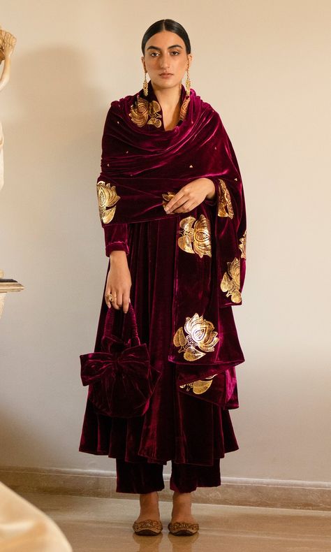 Velvet Kurta Designs, Velvet Palazzo, Designer Suits For Wedding, Velvet Anarkali, Velvet Suit Design, Anarkali Designs, Velvet Kurta, Velvet Saree, Colour Combinations Fashion