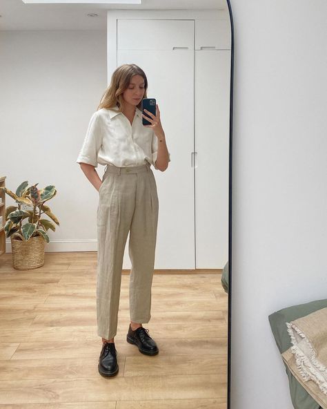 Semi Formal Mujer, Ropa Semi Formal, Oxfords Outfit, Brittany Bathgate, White Shirt Women, Oxford Shoes Outfit, 여름 스타일, Loose Shirt, Stylish Work Outfits