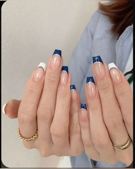 There's a new beauty trend taking over Instagram and it's absolutely stunning. Say hello to "quartz nails". Blue Shellac, Smink Inspiration, Summery Nails, Casual Nails, Makijaż Smokey Eye, Shellac Nails, Minimalist Nails, Fire Nails, Funky Nails