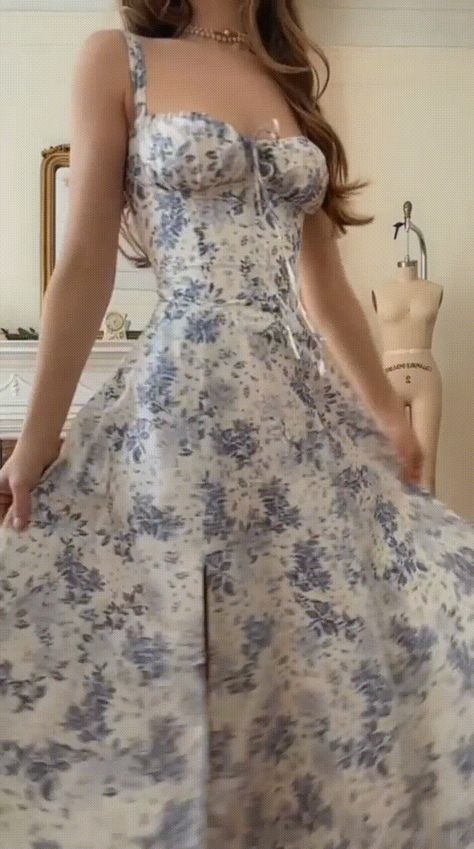 Dress For Garden Wedding Guest, Dresses To Wear To A Wedding As A Guest, Mtf Fashion, Bustier Sundress, Summer Garden Parties, Carmen Dress, Summer Florals, Sundresses Women, Summer Garden Party