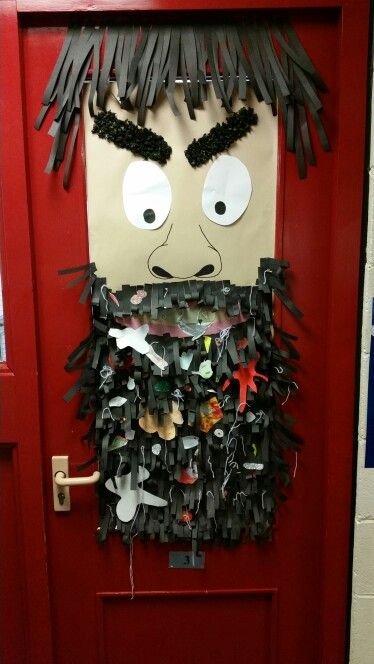 Mr Twit beard. Could use bin bags and wool for the beard and get the kids to draw disgusting things to put in it. Roald Dalh, Roald Dahl Activities, Ronald Dahl, Literacy Week, Display Boards For School, James And Giant Peach, Roald Dahl Day, School Display, Reading Display