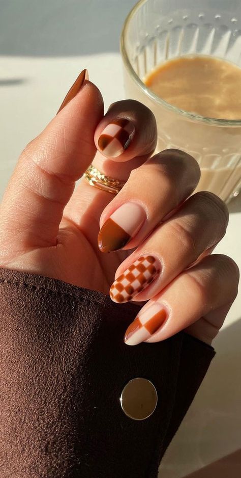 2. Brown Checker Board Nails As much as we love summer and have to say goodbye and autumn is waving to say hello to... French Nails Design, Checkered Nails, September Nails, Fall Nail Trends, Fall Gel Nails, Colorful Nail Designs, Fall Nail Art, Fall Nail Colors, Autumn Nails