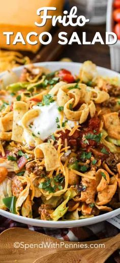 This Frito taco salad is a fun twist on a classic taco salad. Just brown your meat mixture, top your lettuce with you favorite toppings, like salsa or guacamole, and dive in! #spendwithpennies #fritotacosalad #tacotuesday #maindish #salad Frito Taco Salad, Taco Salad Recipe Healthy, Taco Salat, Healthy Tacos Salad, Cocktail Syrups, Taco Salad Recipes, Spend With Pennies, Craft Cocktail, God Mad