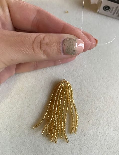 Beaded Tassel Earrings Diy, Bead Tassels Diy, Beaded Earring Tutorial, Bead Earrings Diy Tutorials, Diy Beaded Earrings Tutorials, Diy Earrings Beads, Beaded Tassels Tutorial, Seed Bead Earrings Diy, Diy Gold Jewelry