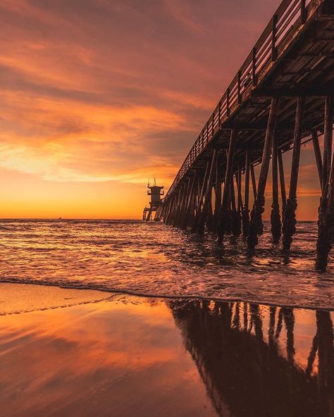 present L O C A T I O N | 🇺🇸 Imperial beach, California USA P H O T O | @getlewt S E L E C T E D | @diokaminaris F E A T U R E D T A G |… Imperial Beach San Diego, Imperial Beach California, Manhattan Beach Pier, Beach San Diego, Imperial Beach, San Diego Travel, Hot Beach, Beach Pier, Pretty Beach