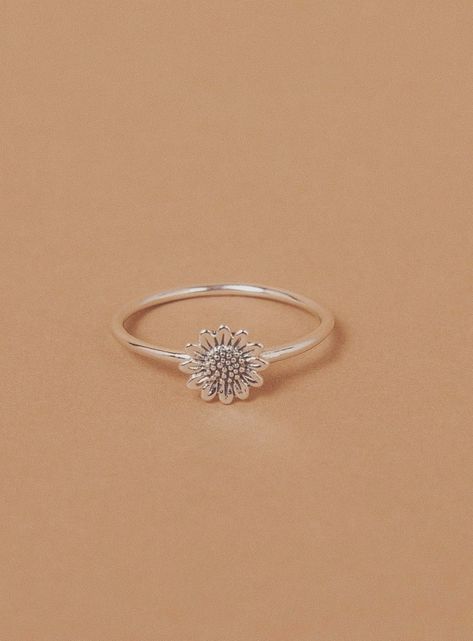 Toe Ring Designs, Sunflower Ring, Engagement Ideas, Ruby Engagement Ring, Rings For Girls, Silver Jewelry Handmade, 925 Silver Jewelry, Rose Gold Engagement Ring, Vintage Engagement Rings