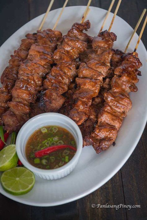 Pinoy Bbq, Grilled Pork Roast, Barbeque Pork, Pork Barbecue, Barbecue Recipe, Picnic Food Ideas, Bbq Recipe, Filipino Recipe, Pork Bbq