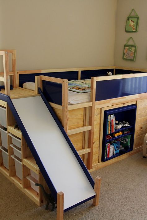 You can buy this $4000 dollar Ikea bed or you can make one yourself for cheap! Kura Cama Ikea, Cama Ikea Kura, Ikea Kids Bed, Kura Bed Hack, Trofast Ikea, Ikea Bed Hack, Cama Ikea, Beds Ideas, Ikea Kura Bed