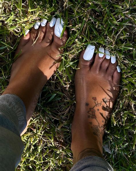 Hottest Summer Nails, Delicate Aesthetic, Long Toenails, Foot Pedicure, Summer Toes, Pretty Toe Nails, Coral Sea, Summer Toe Nails, Nails Trends