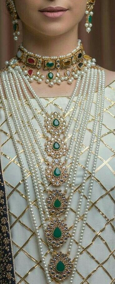 Bridal Makeup Videos, Hyderabadi Jewelry, Closet Design Layout, Polki Necklace, Indian Jewelry Sets, Jewelry Indian, Gold Jewelry Indian, Emerald Jewelry, Closet Design