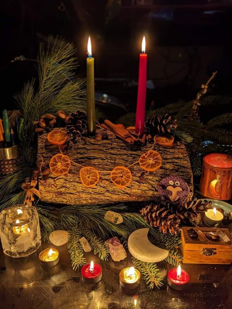 Yule Log. Perfect for those thay are unable to have a Yule log in their homes, bringing warmth, joyfullness and love to the season Pagan Christmas Tree, Winter Solstice Rituals, Yule Traditions, Yule Crafts, Yule Celebration, Pagan Christmas, Winter Solstice Celebration, Solstice Party, Pagan Yule