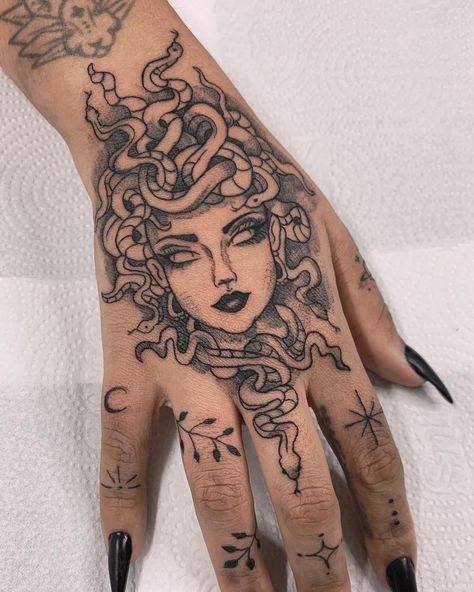 30+ Medusa Tattoos That Will Give Everyone Nightmares - 100 Tattoos Medusa Tattoo Design, Tattoos Geometric, Forearm Tattoo Women, Medusa Tattoo, Hand Tattoos For Women, Up Tattoos, Tattoo Outline, Hand Tattoo, Tattoo Designs For Women